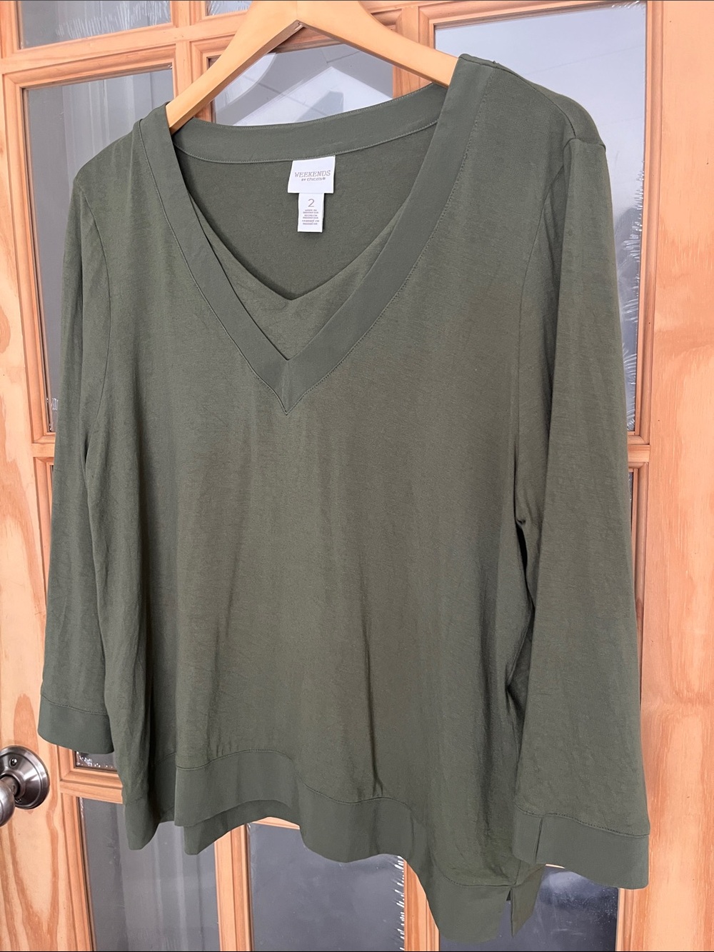 Chico’s Weekends v-neck loose fit long sleeve top, tee, Sz 2, Large,olive green